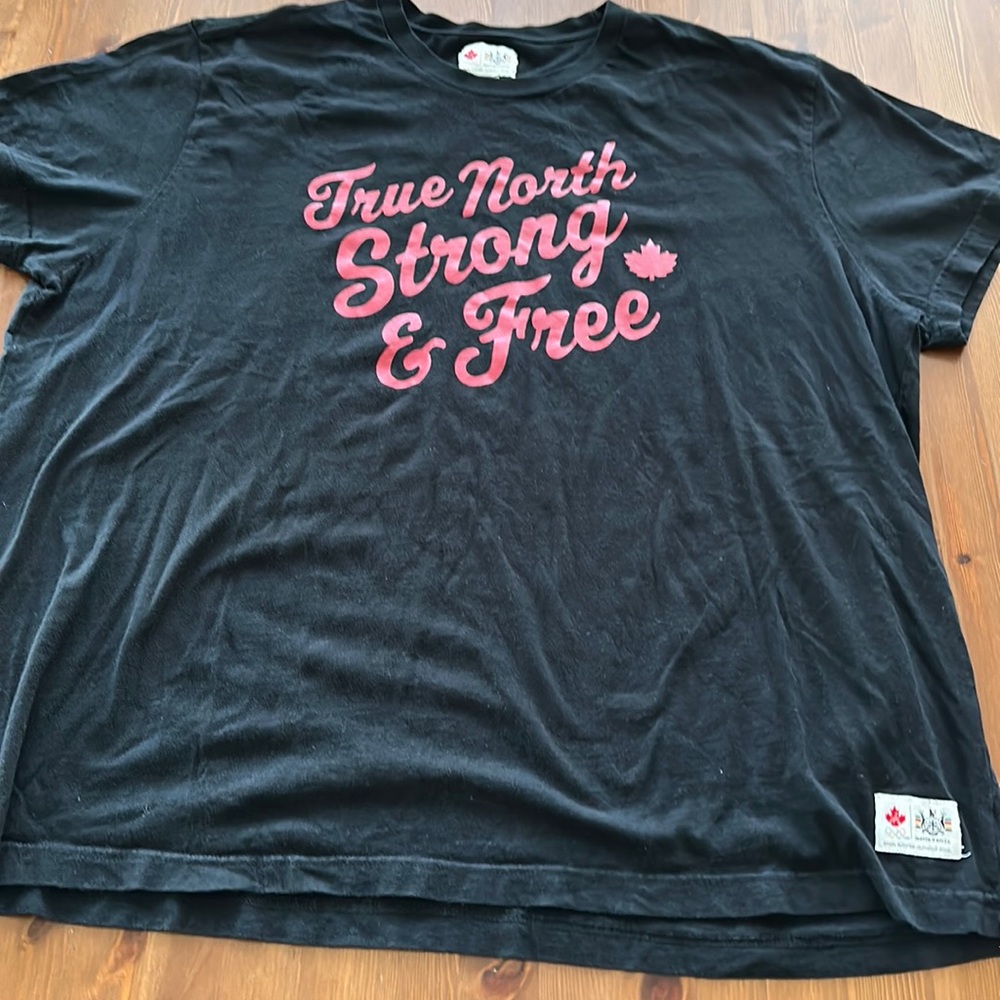 True North Strong & Free tshirt. Vancouver 2010. Size 2XL. EUC. Hudsons Bay Co.
